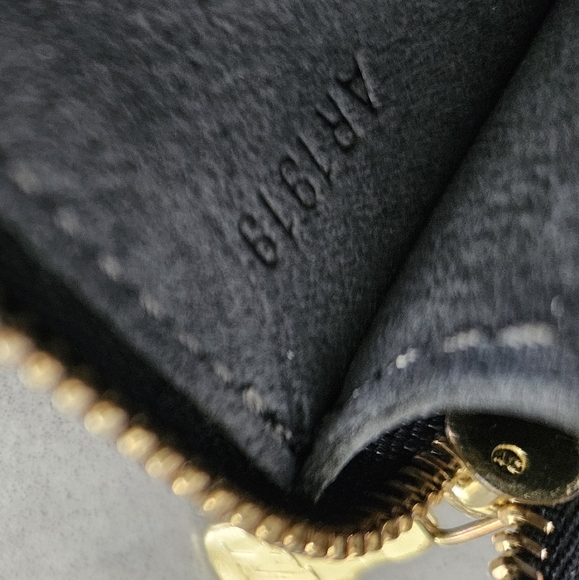 🚫SOLD🚫 Vintage epi leather pochette accessories - Picture 10 of 11